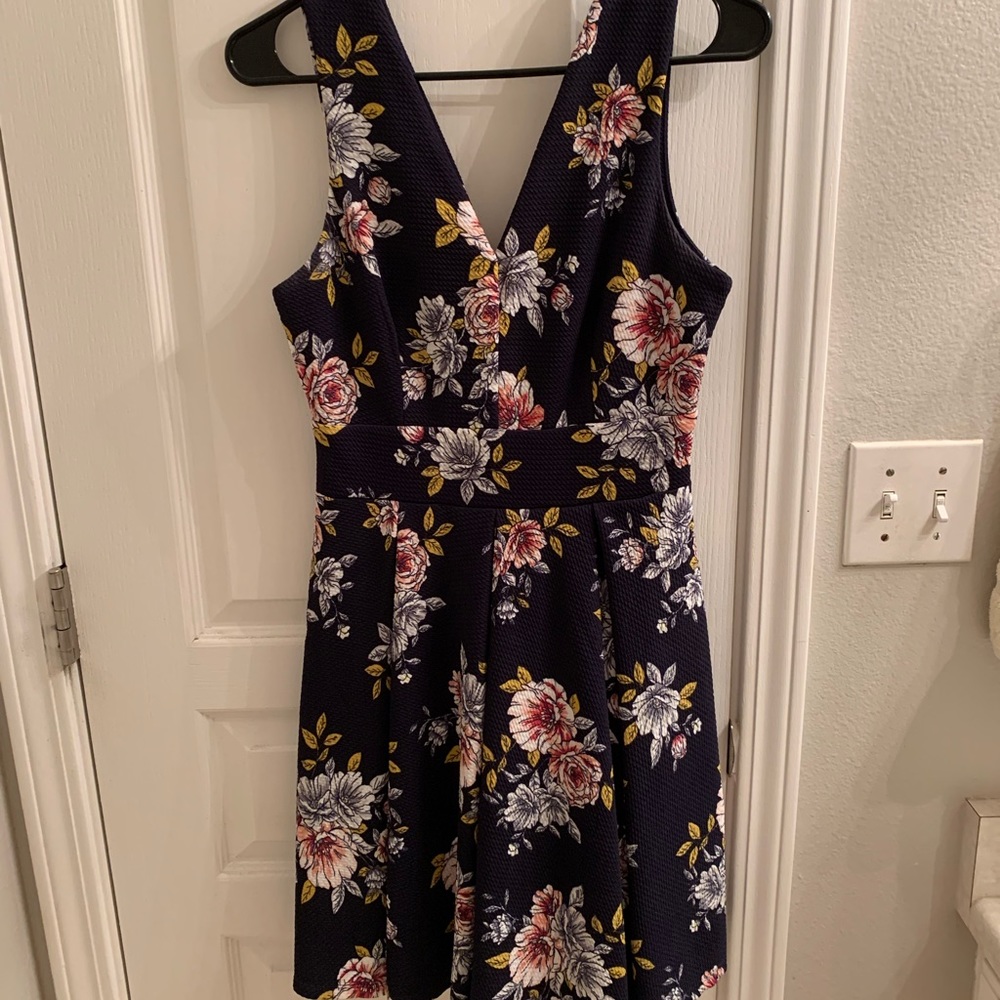 Cute Homecoming Dress (L)